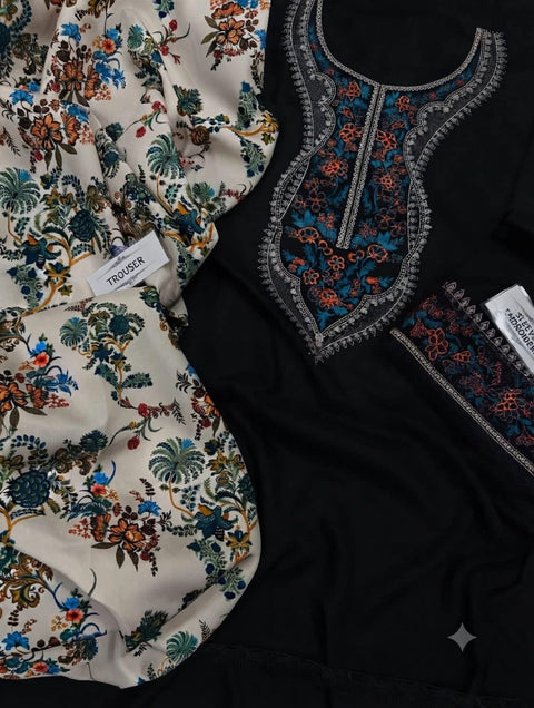 BLACK FLORAL ELEGANCE.